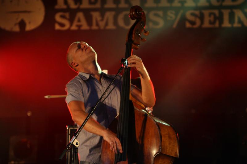 Featured image of post Concert Avishai Cohen - 29 juin 2007 à Samois sur Seine